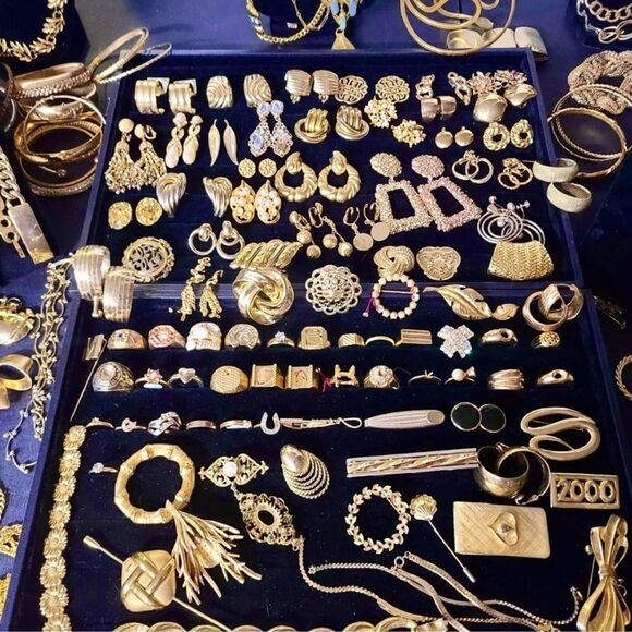 Huge Estate Sale~4 LBs untested vintage modern Jewelry lot - Picture 5 of 7